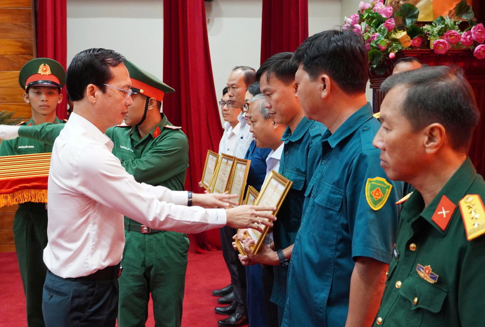 Đồng Tháp đẩy mạnh xây dựng lực lượng Dân quân tự vệ thời kỳ mới